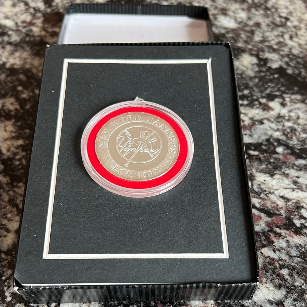 New York Yankees Red and Silver Commemorative Coin